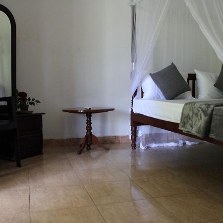 Sun And Surf Rest Hotel Ahangama Bagian luar foto