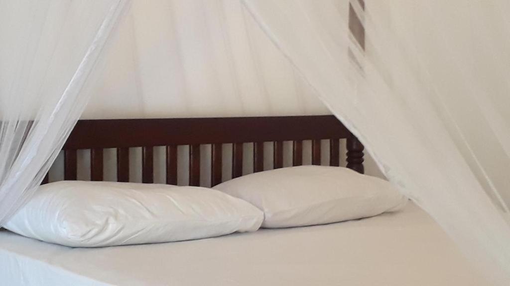 Sun And Surf Rest Hotel Ahangama Bagian luar foto