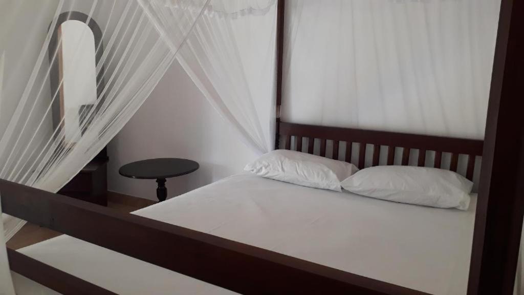 Sun And Surf Rest Hotel Ahangama Bagian luar foto