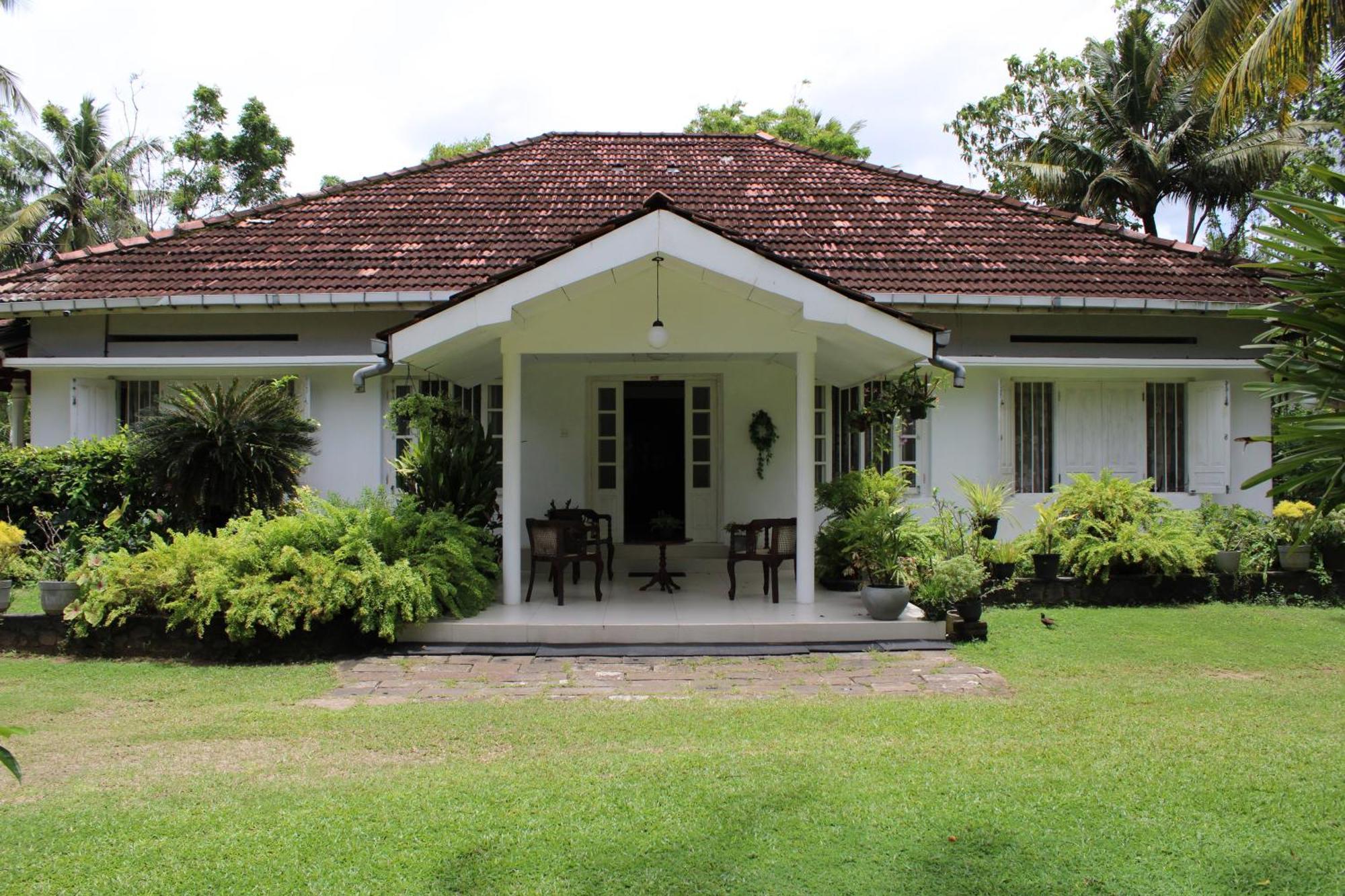Sun And Surf Rest Hotel Ahangama Bagian luar foto