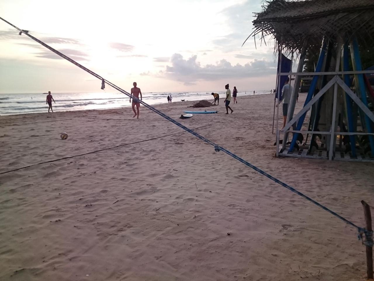 Sun And Surf Rest Hotel Ahangama Bagian luar foto