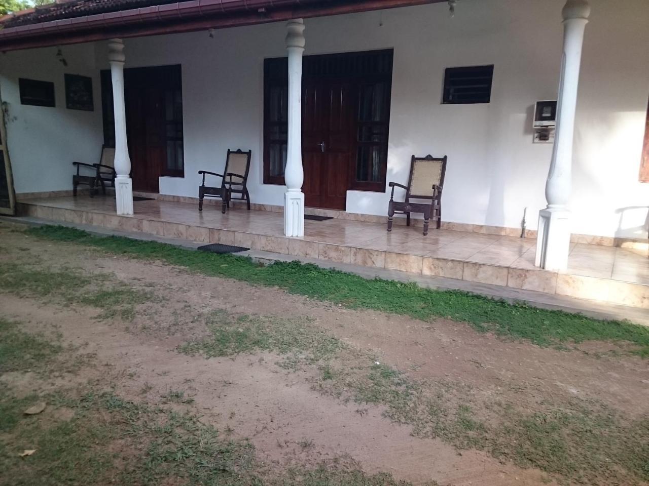 Sun And Surf Rest Hotel Ahangama Bagian luar foto