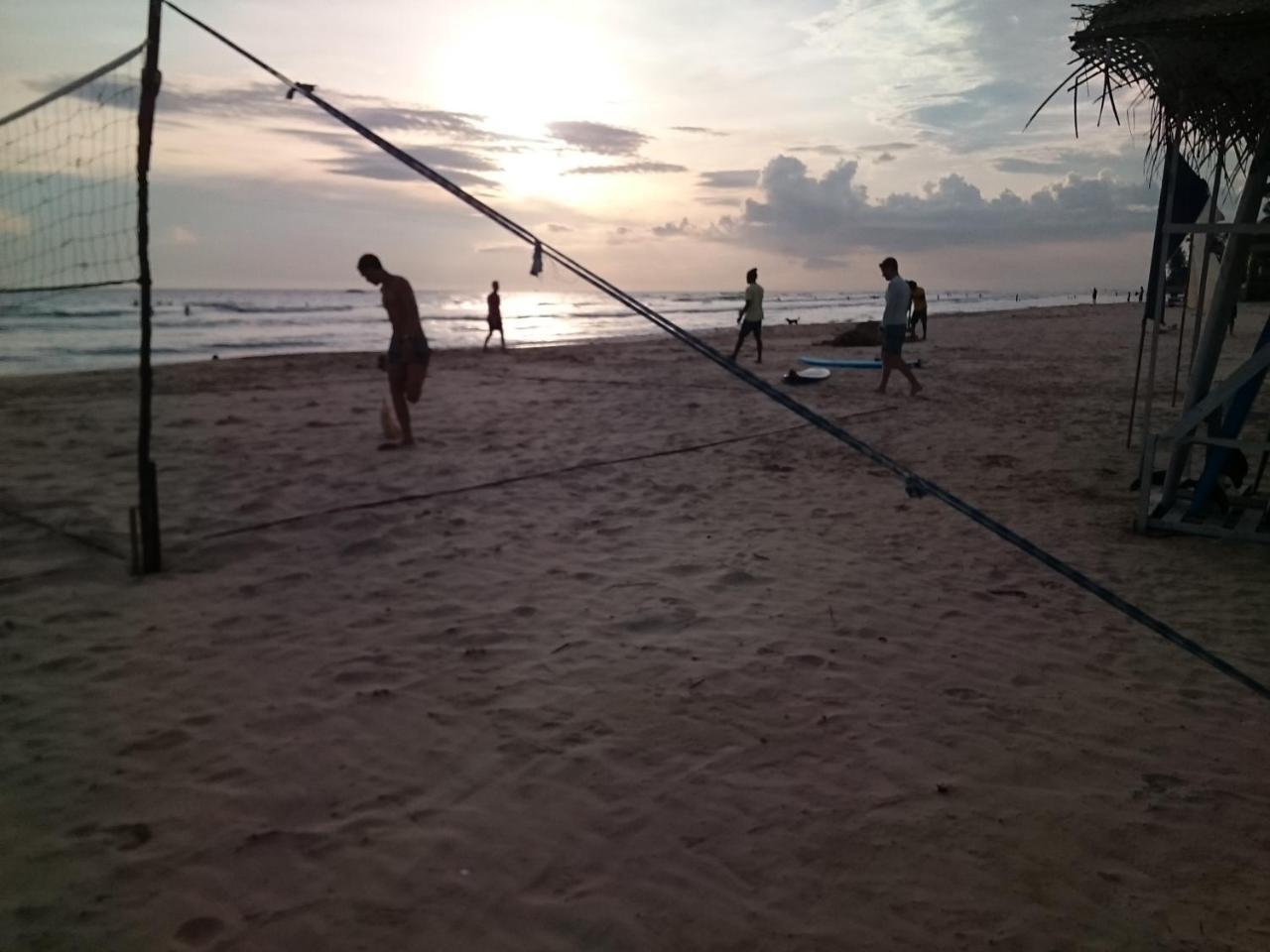 Sun And Surf Rest Hotel Ahangama Bagian luar foto