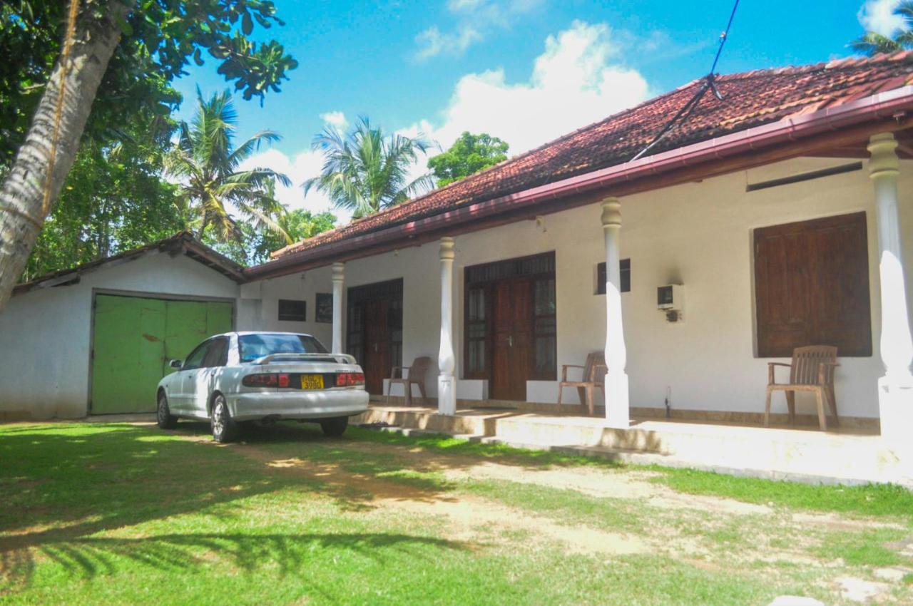 Sun And Surf Rest Hotel Ahangama Bagian luar foto