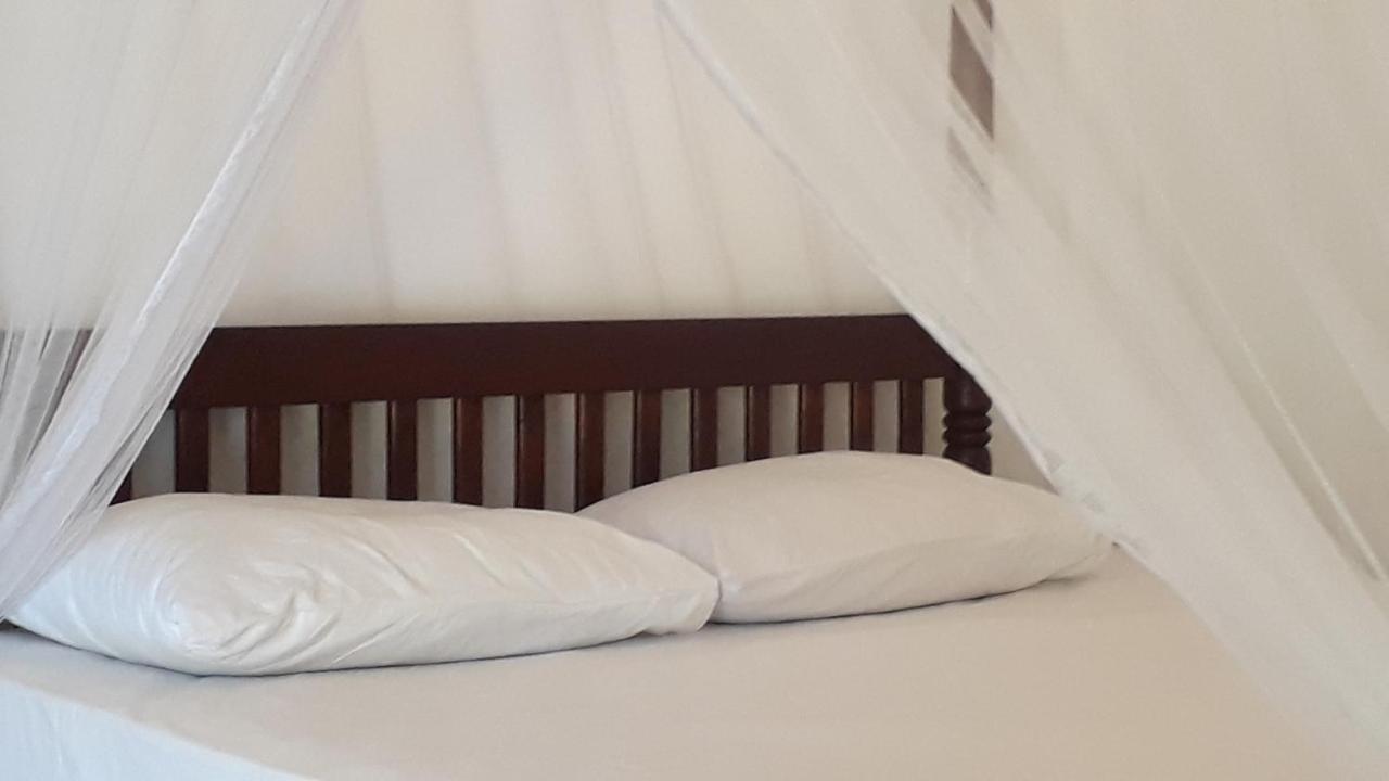 Sun And Surf Rest Hotel Ahangama Bagian luar foto